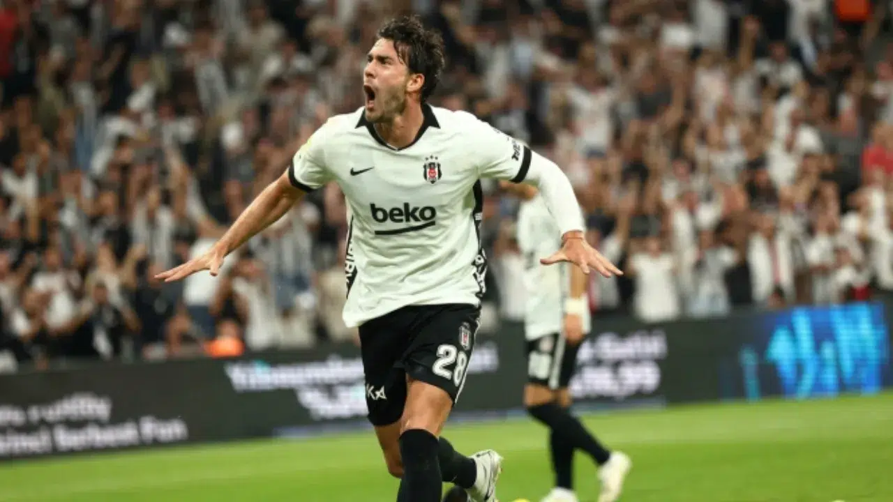 Beşiktaş'ın yıldızı Vlahovic Amedspor maçında forma giyecek mi? Kararı PFDK verecek