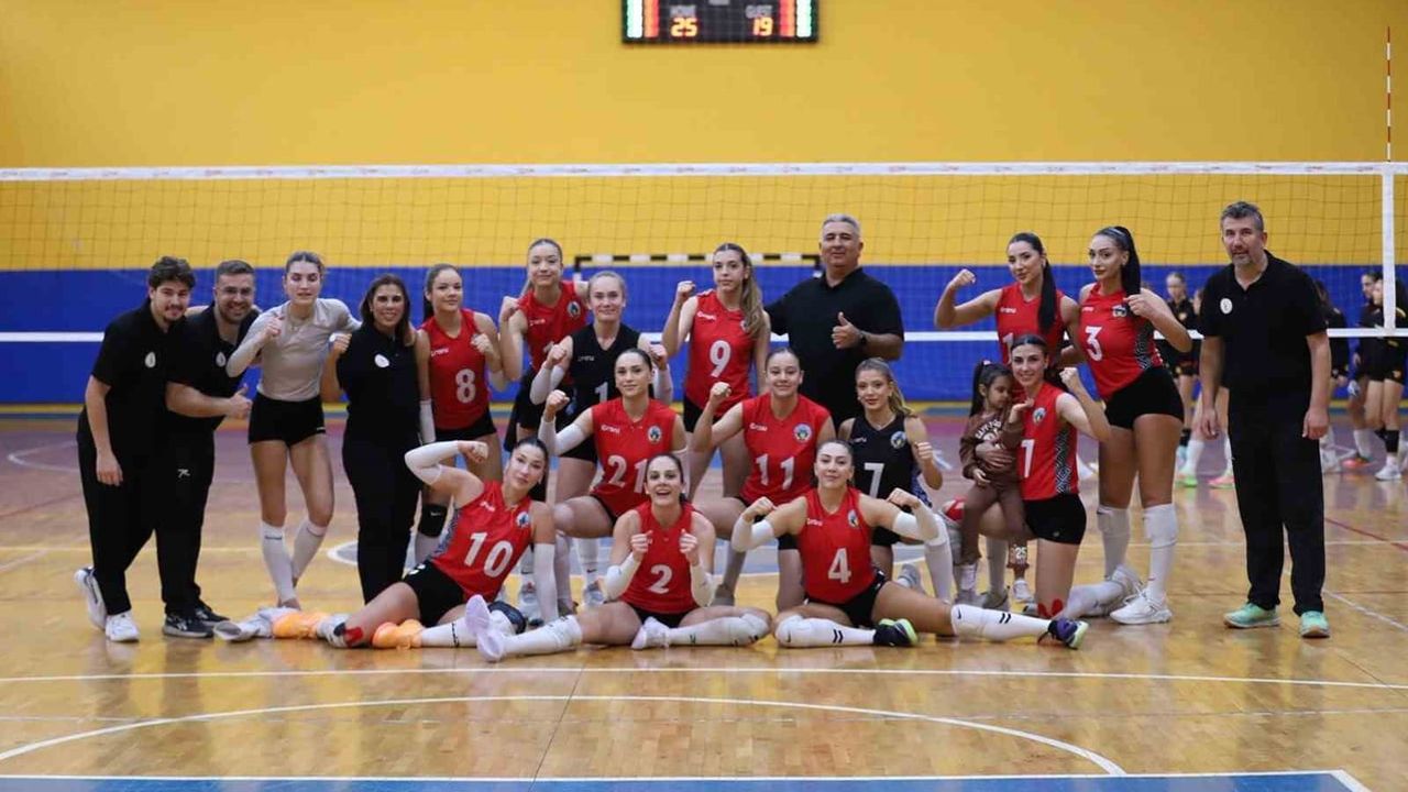 Turgutlu'nun hafta sonu: voleybolda çıkış, basketbolda Fenerbahçe engeli