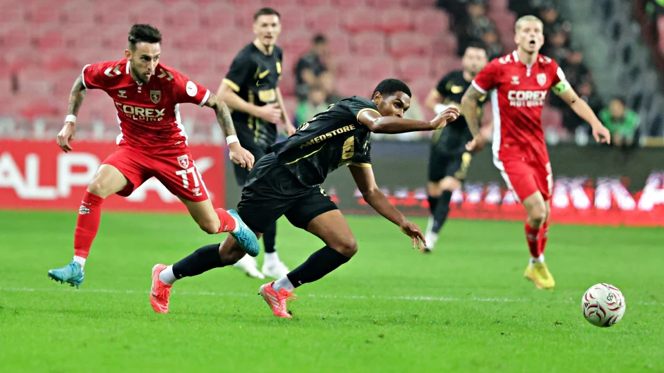 Samsunspor - Amedpspor maçı sonucu: Gift Orban ve Dia Saba galibiyeti getirdi | Futbol Haberleri