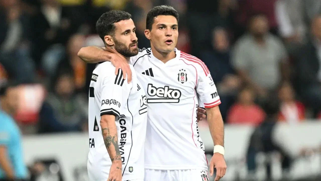 Beşiktaş'ta genç oyuncuya kiralık formülü: Resmen ayrıldı