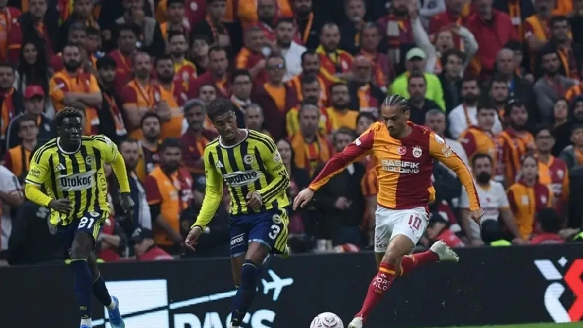 Galatasaray derbisinde ünlülerden zafer coşkusu! Fenerbahçe galibiyeti sosyal medyaya taşındı!
