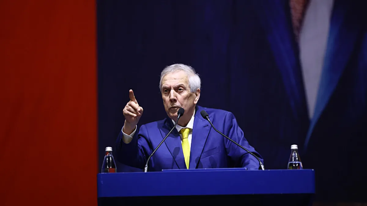 Fenerbahçe'de Aziz Yıldırım ve yönetimine tam yetki!