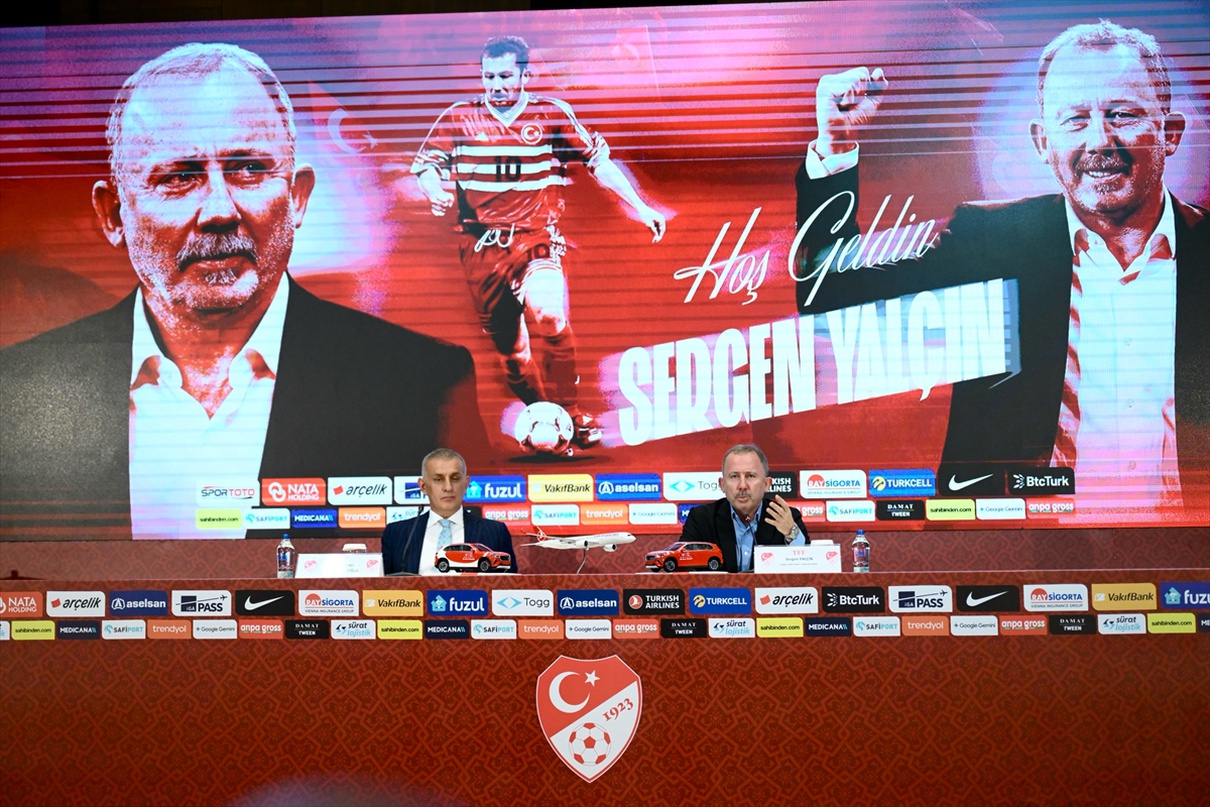 Sergen Yalçın, A Milli Futbol Takımı'nın teknik direktörlüğüne 4 yıllık imza attı