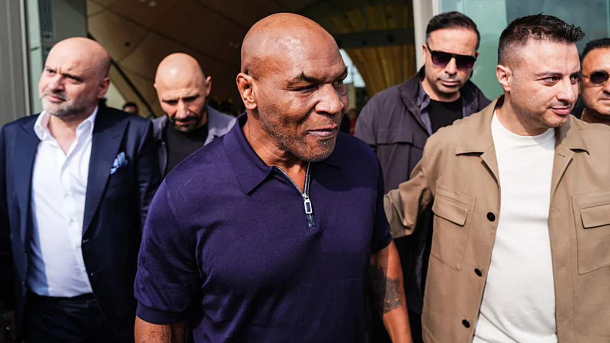 Mike Tyson İstanbul’da! Dikkat çeken Galatasaray-Fenerbahçe cevabı