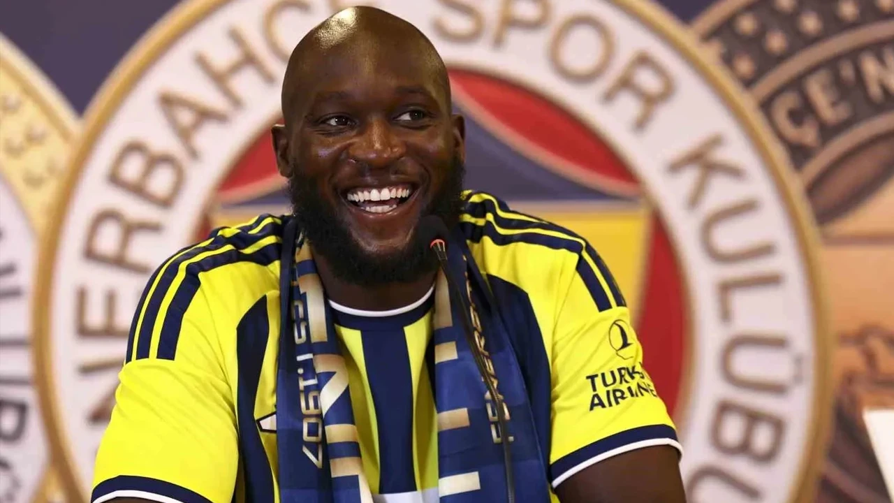 Fenerbahçe'nin yeni yıldızı Romelu Lukaku'dan iddialı açıklamalar... Ağırlığını koydu ama kahkahalarla cevap verdi