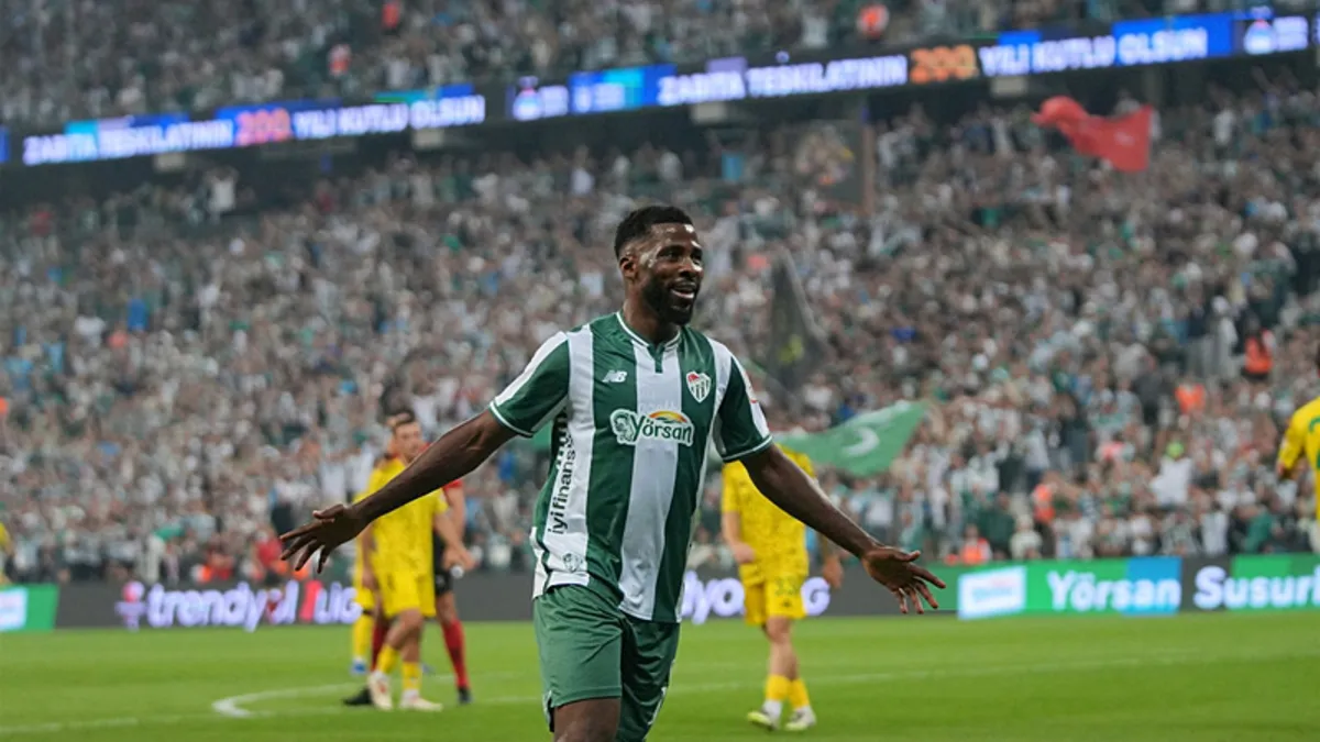 Bursaspor'un golcüsü Kelechi Iheanacho boş geçmiyor!