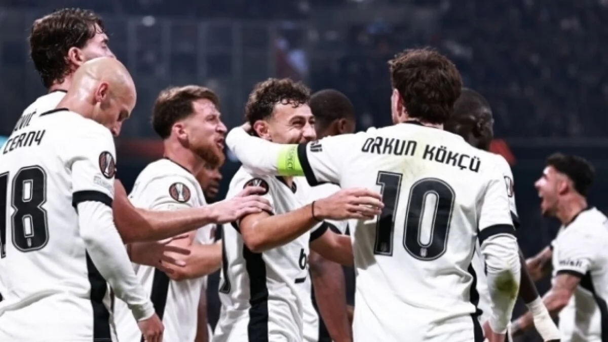 Beşiktaş evinde kayıpsız, deplasmanda zorlanıyor