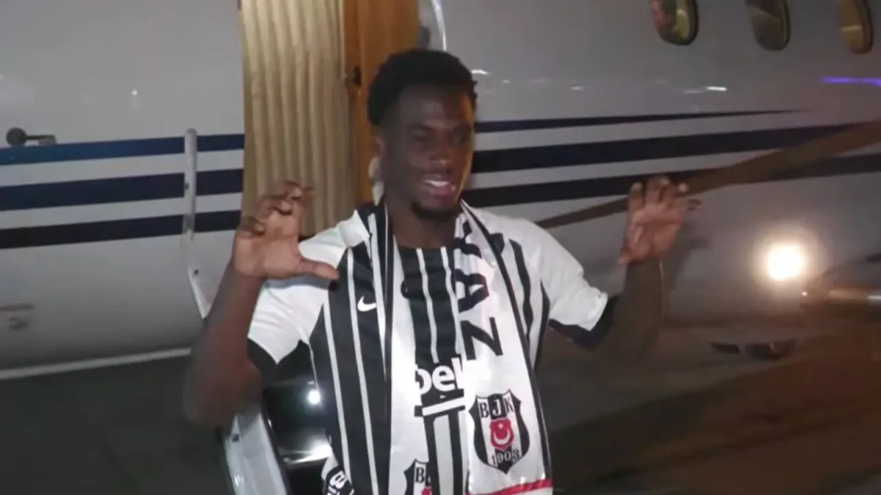 Beşiktaş’ın yeni transferi Poku İstanbul’da; işte maliyeti ve ilk sözleri