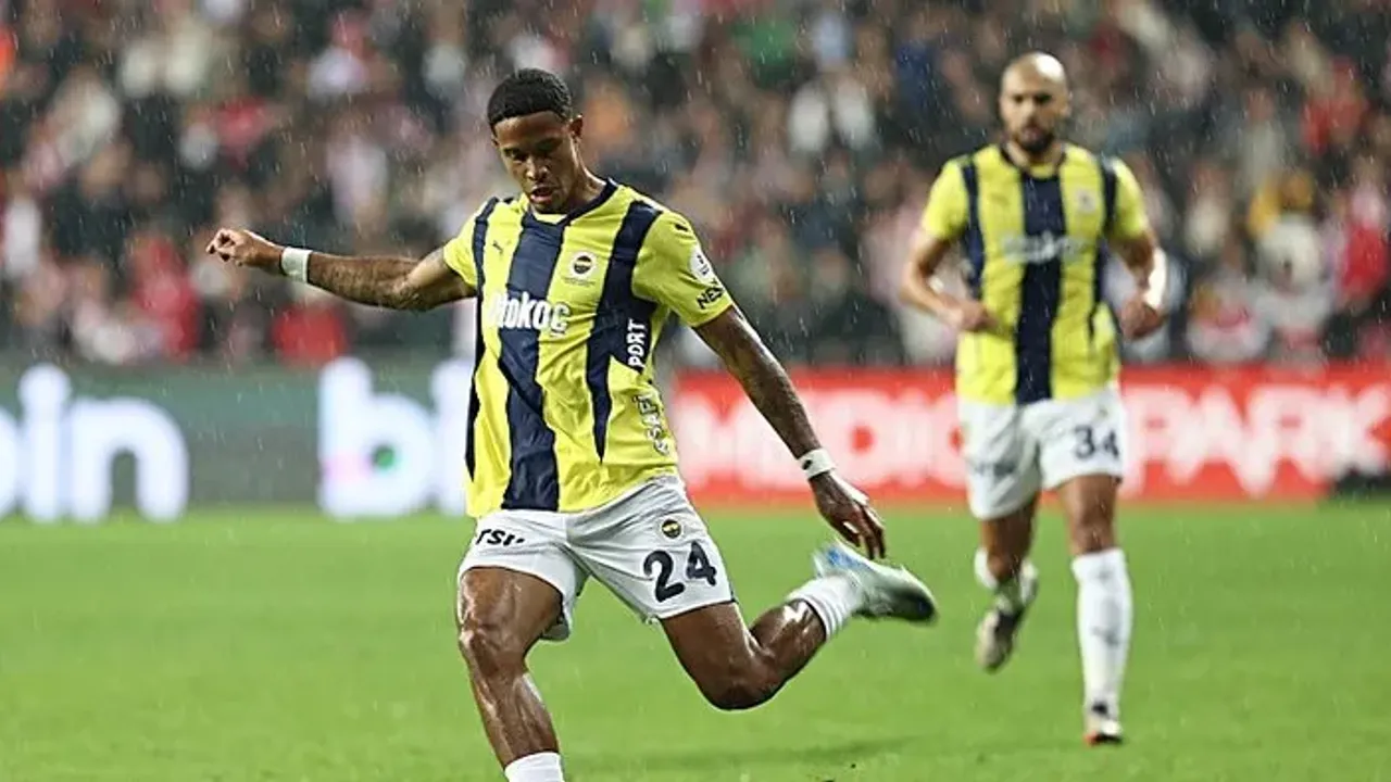Fenerbahçe'de yaprak dökümü! Oosterwolrde İtalya yolcusu: Karar verildi