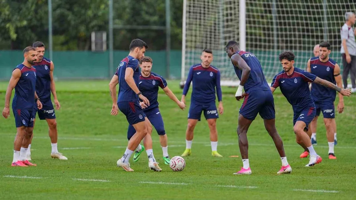 Trabzonspor, Ferencvaros ile Oynayacağı Maç İçin Taktik Çalışmalarını Sürdürüyor