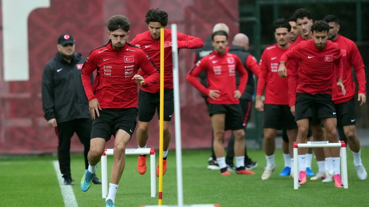 A Milli Futbol Takımı'nda iki oyuncu idmana çıkmadı!