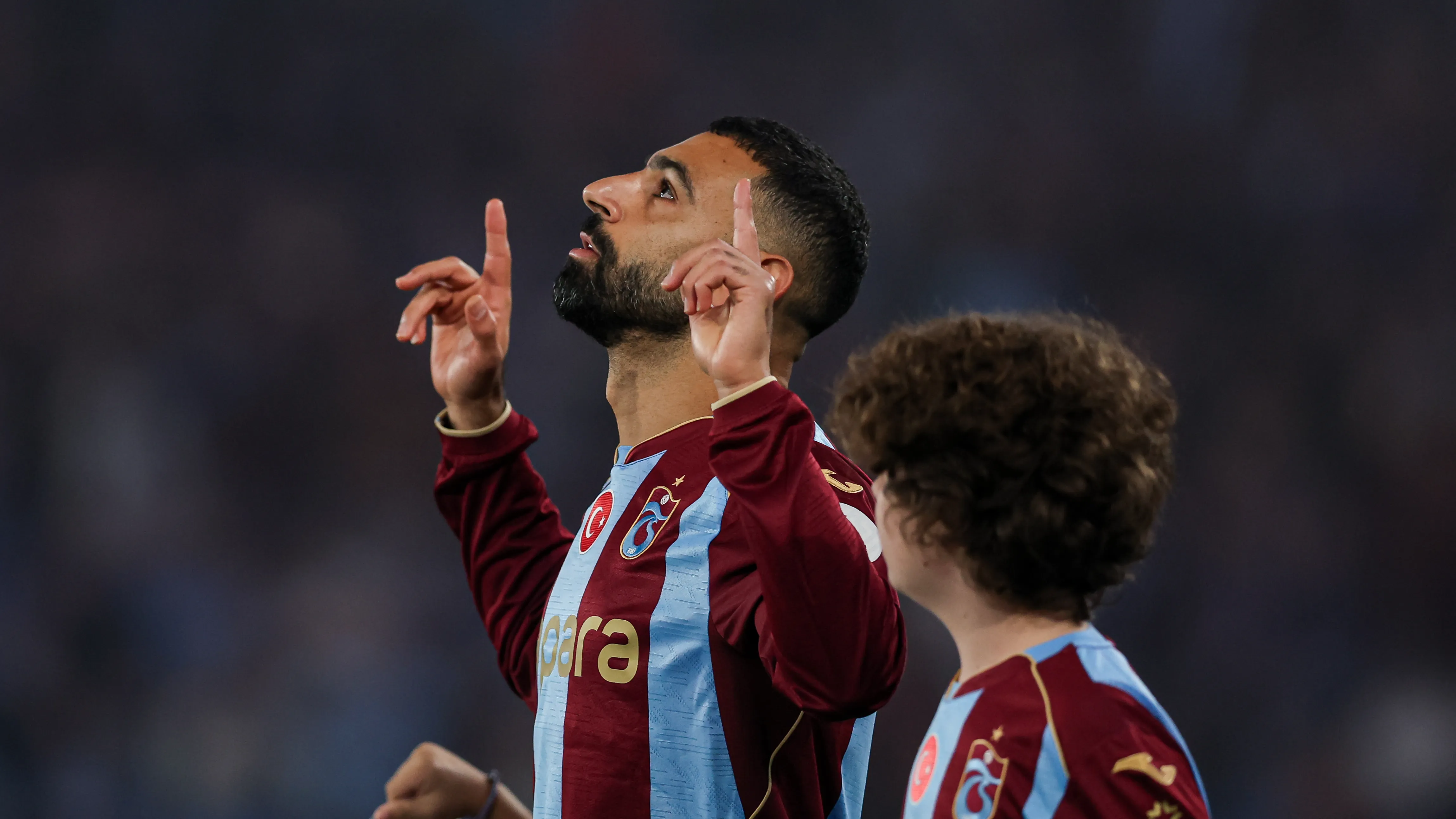 Video: Şah mat ve Salah maskesi: Trabzon, Beşiktaş'a ateşli mesajlar yağdırdı