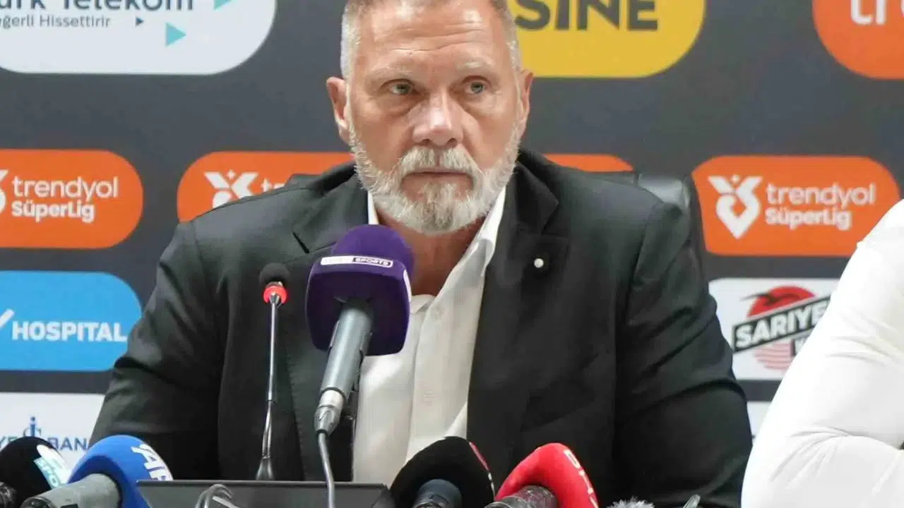 Thorsten Fink'ten Fenerbahçe itirafı: Rakibimiz Şampiyonlar Ligi kalitesinde bir kadroya sahip