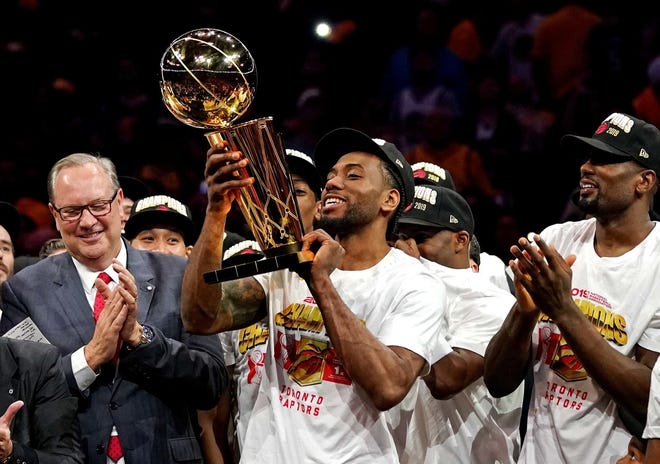Kaos takas tamamlandı: Kawhi resmen Toronto’da