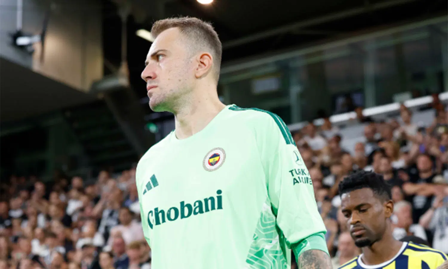 Fenerbahçe'de Mert Günok şoku! İsmail Kartal'ın kaleyi emanet edeceği isim belli oldu