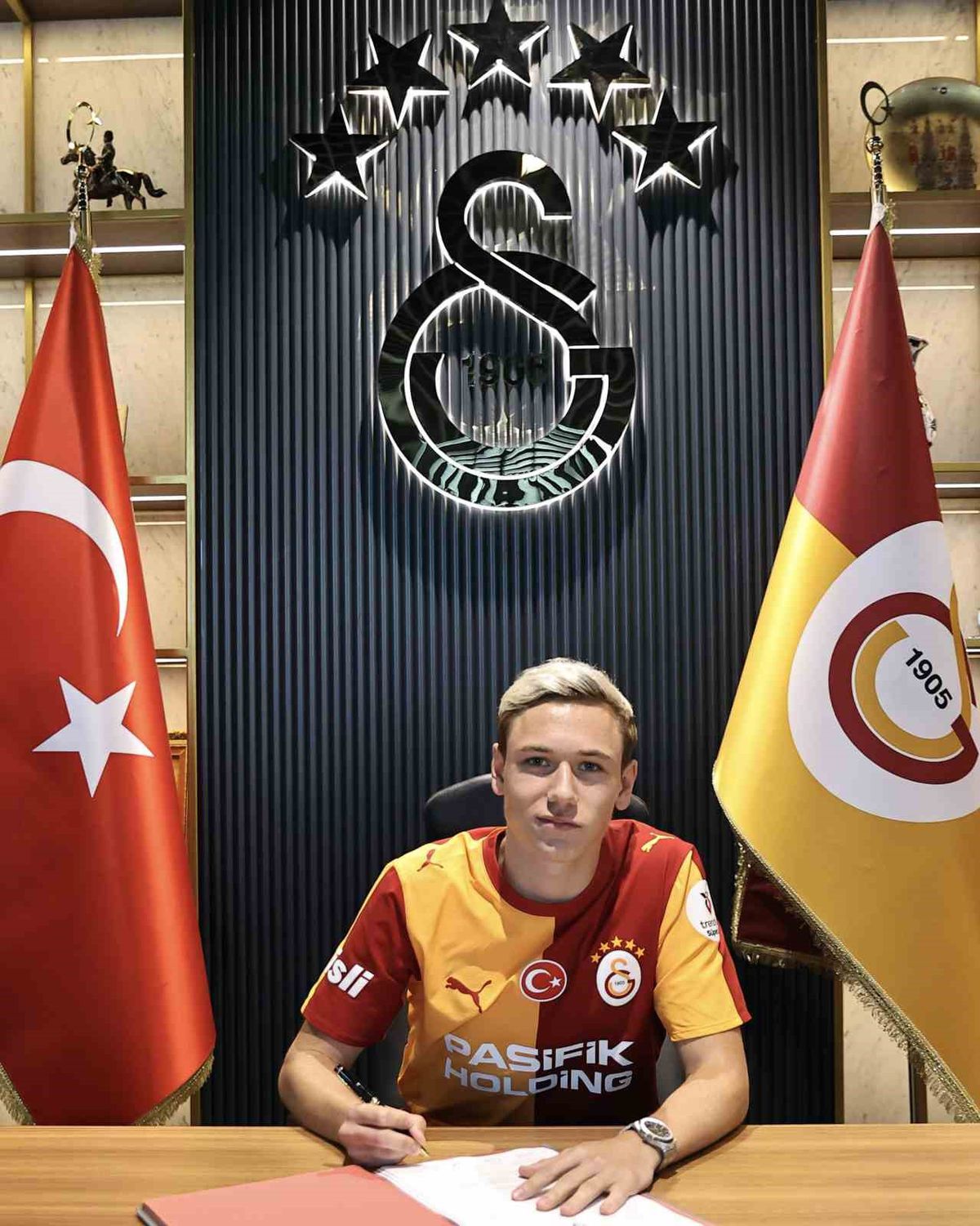 Galatasaray'a Yeni Takviye: Aleksey Batrakov