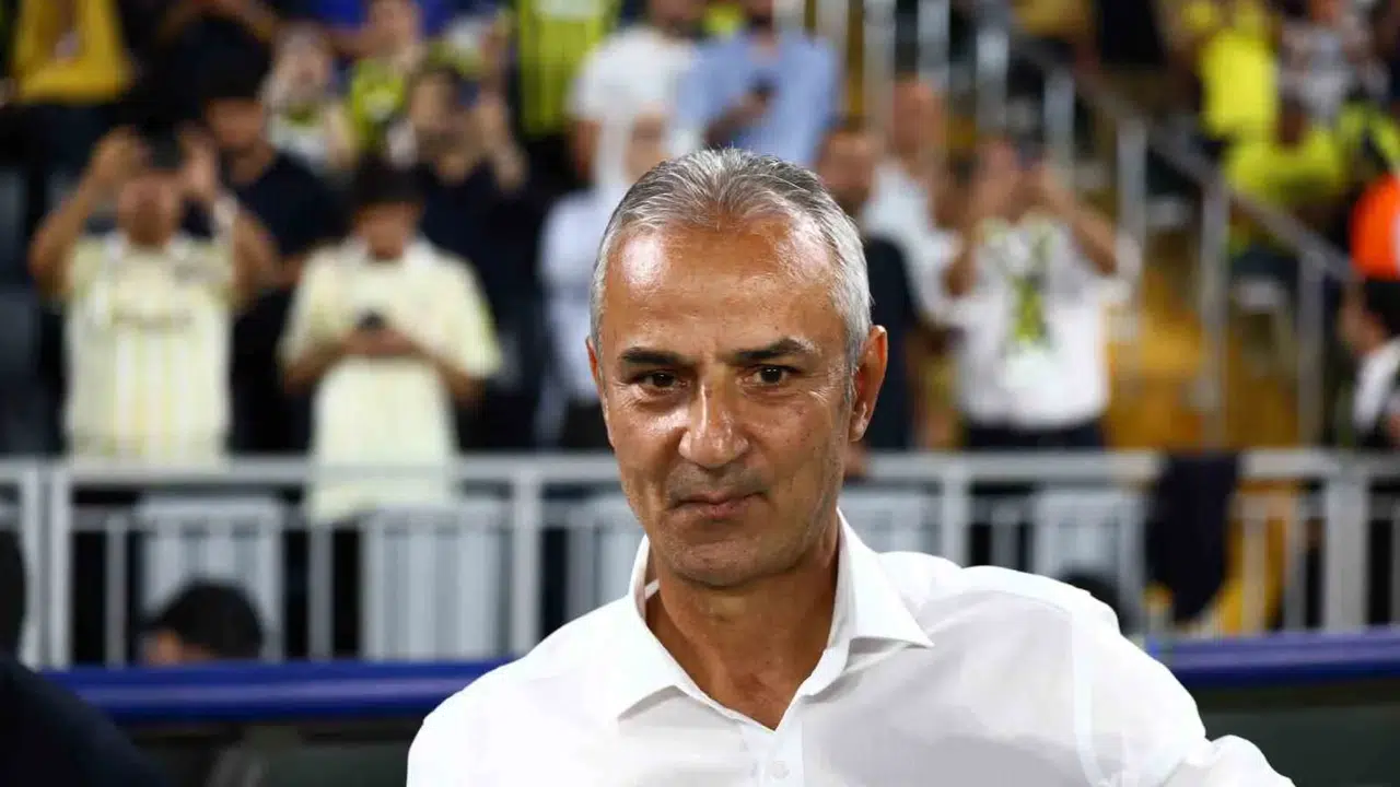 Fenerbahçe'de şok ayrılık: İsmail Kartal Şampiyonlar Ligi maçı sonrası görevi bıraktı