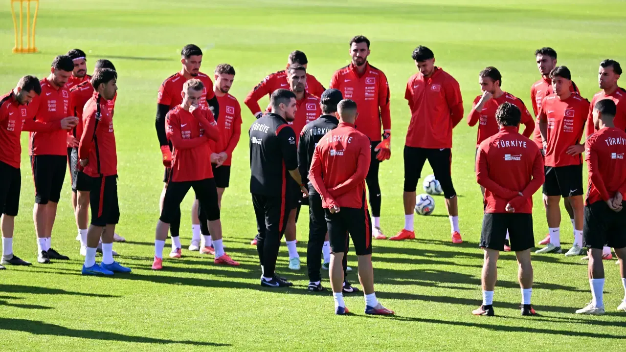 A Milli Futbol Takımı'nda İtalya maçı öncesi kötü haber