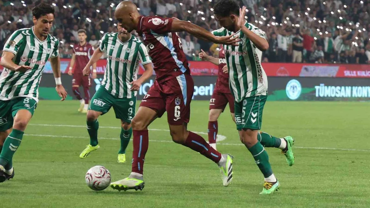 Trendyol Süper Lig: Konyaspor: 1 - Trabzonspor: 0 (İlk yarı)