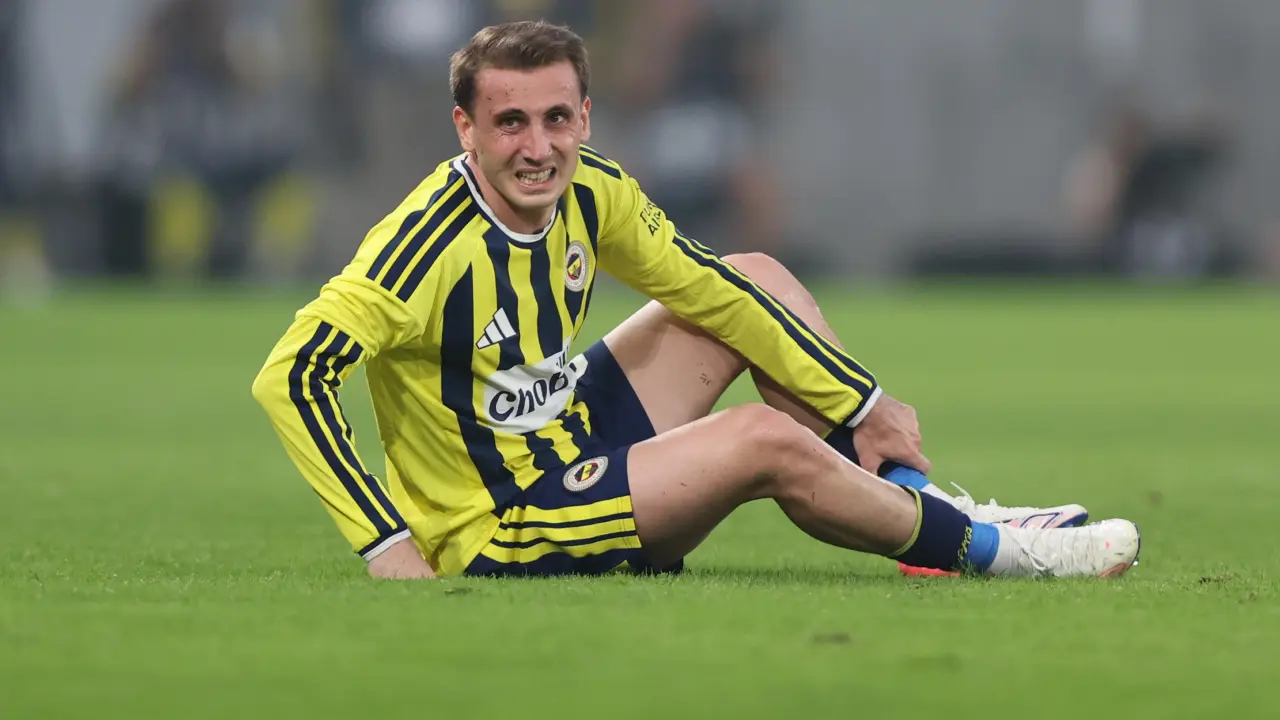 Fenerbahçeli sanatçıdan Kerem Aktürkoğlu'na salvo! 'Galatasaray'da yapsan kadro dışıydın'