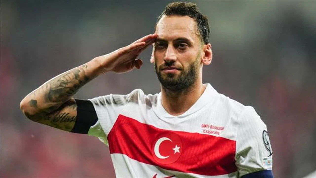 Süper Lig İddialarına Hakan Çalhanoğlu'ndan Net Yanıt! Geleceği İçin de Sinyali Verdi