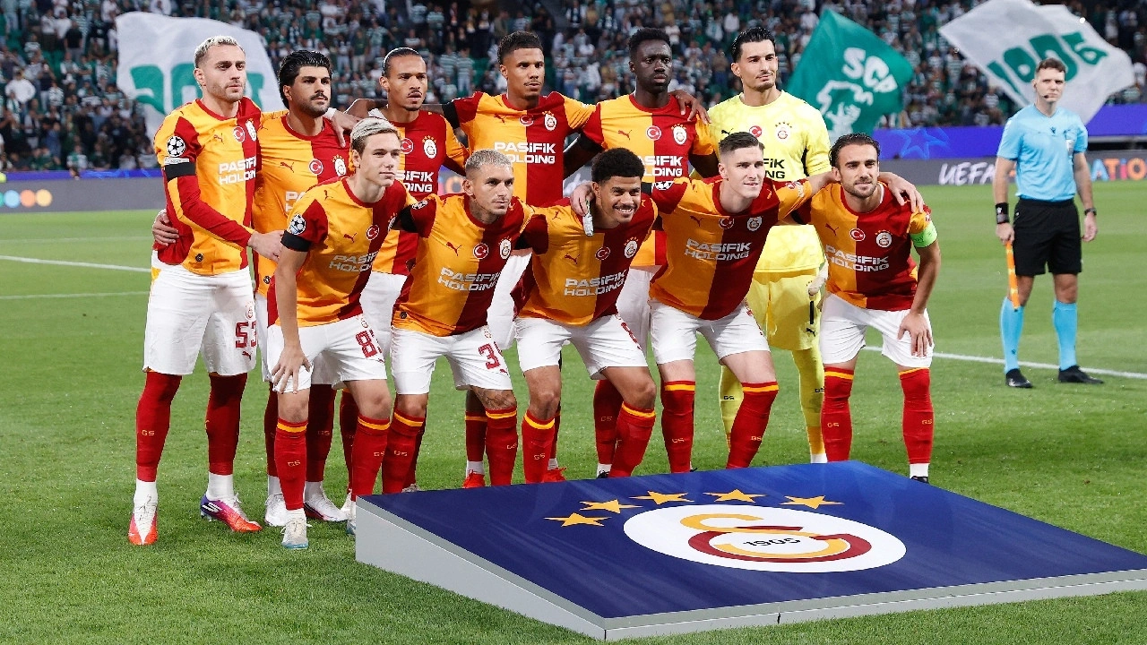 Galatasaray'da Okan Buruk saatler kala ters köşe yaptı: Sürpriz plan ortaya çıktı
