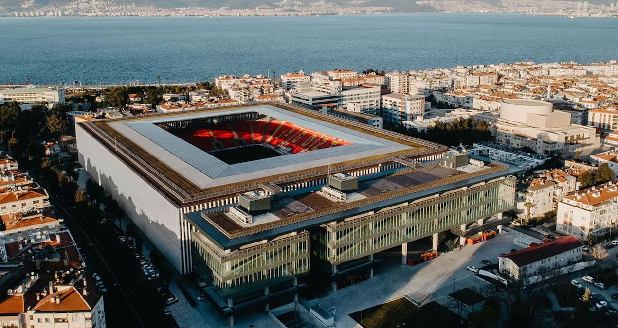 Tüm kulüpler borca batarken bu Süper Lig ekibi para basıyor