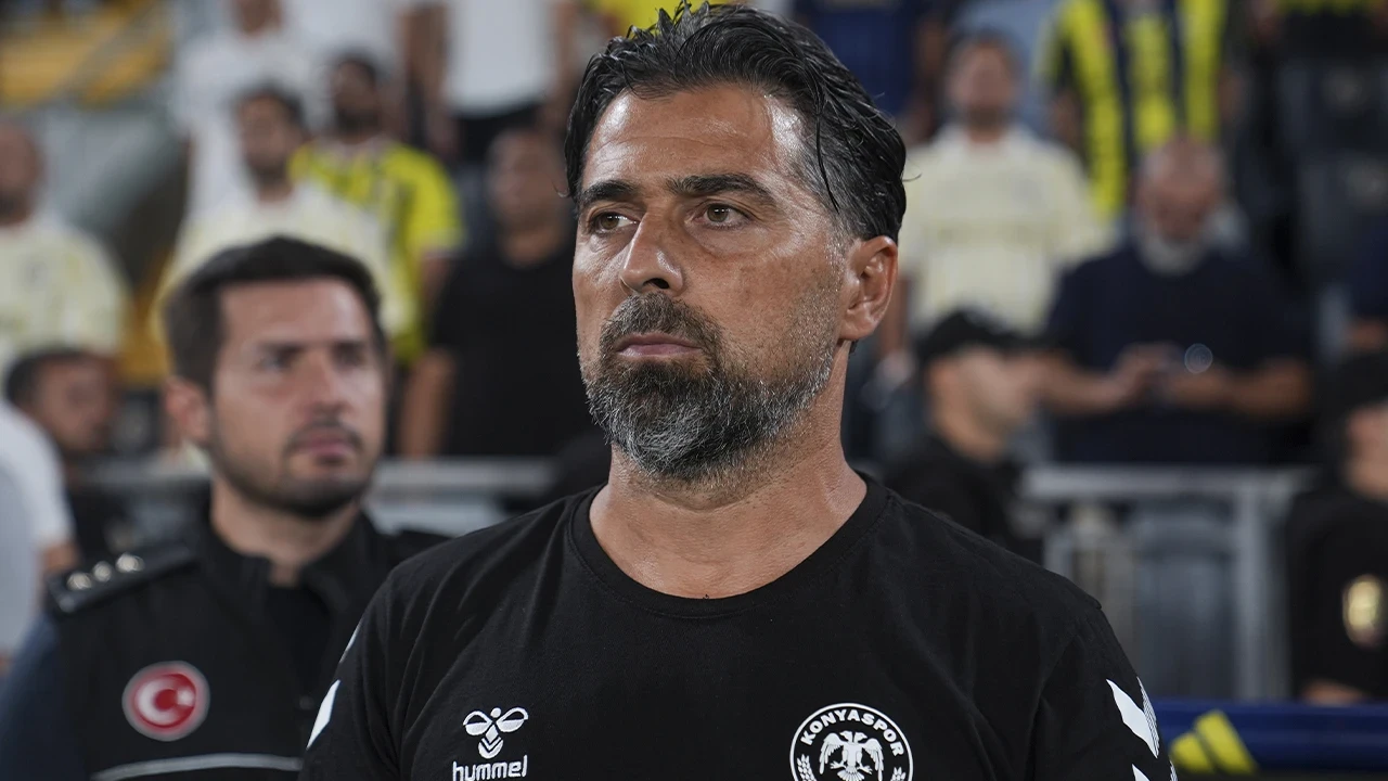 İlhan Palut'tan Fenerbahçe mağlubiyeti sonrası hakem tepkisi: 'Yüzde 100 faul'