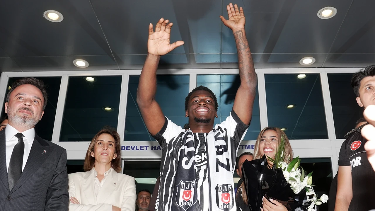 Ernest Poku Beşiktaş için geldi: 17 numara hazır