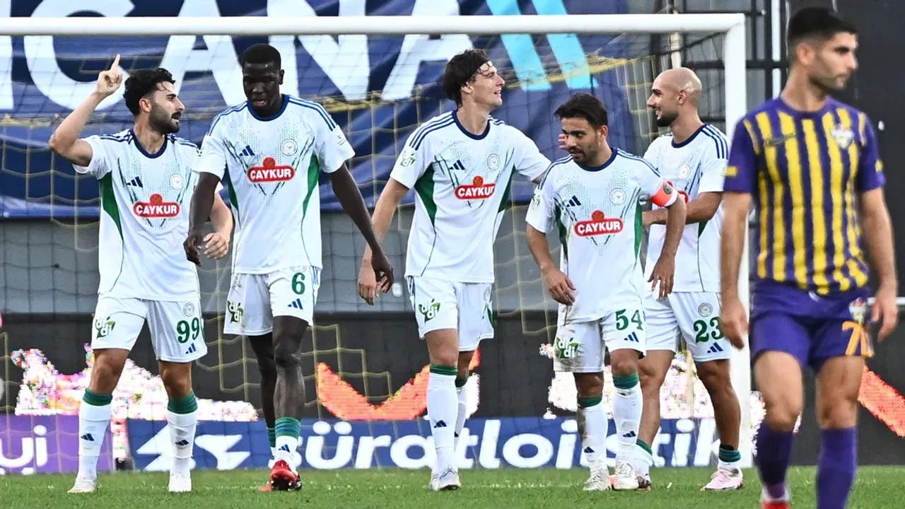 Rizespor’dan İstanbul’da 10 Kişilik Zafer