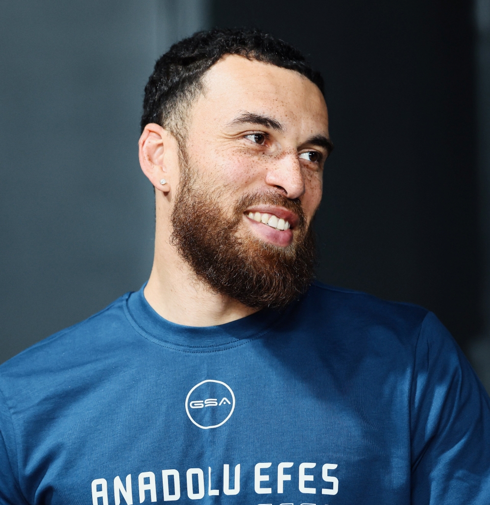 Anadolu Efes, Mike James’e kavuştu