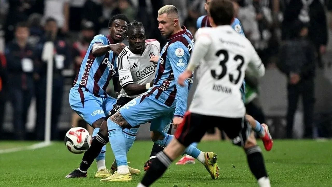 Trabzonspor-Beşiktaş Derbisinde Kritik 90 Dakika! İki Takımda da Eksikler Var