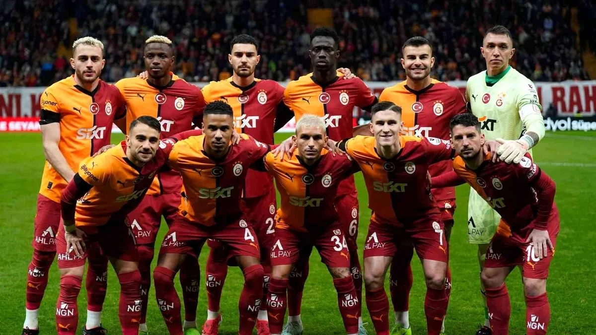 Galatasaray’da sürpriz ayrılık! Sadece 1 dakika oynadı