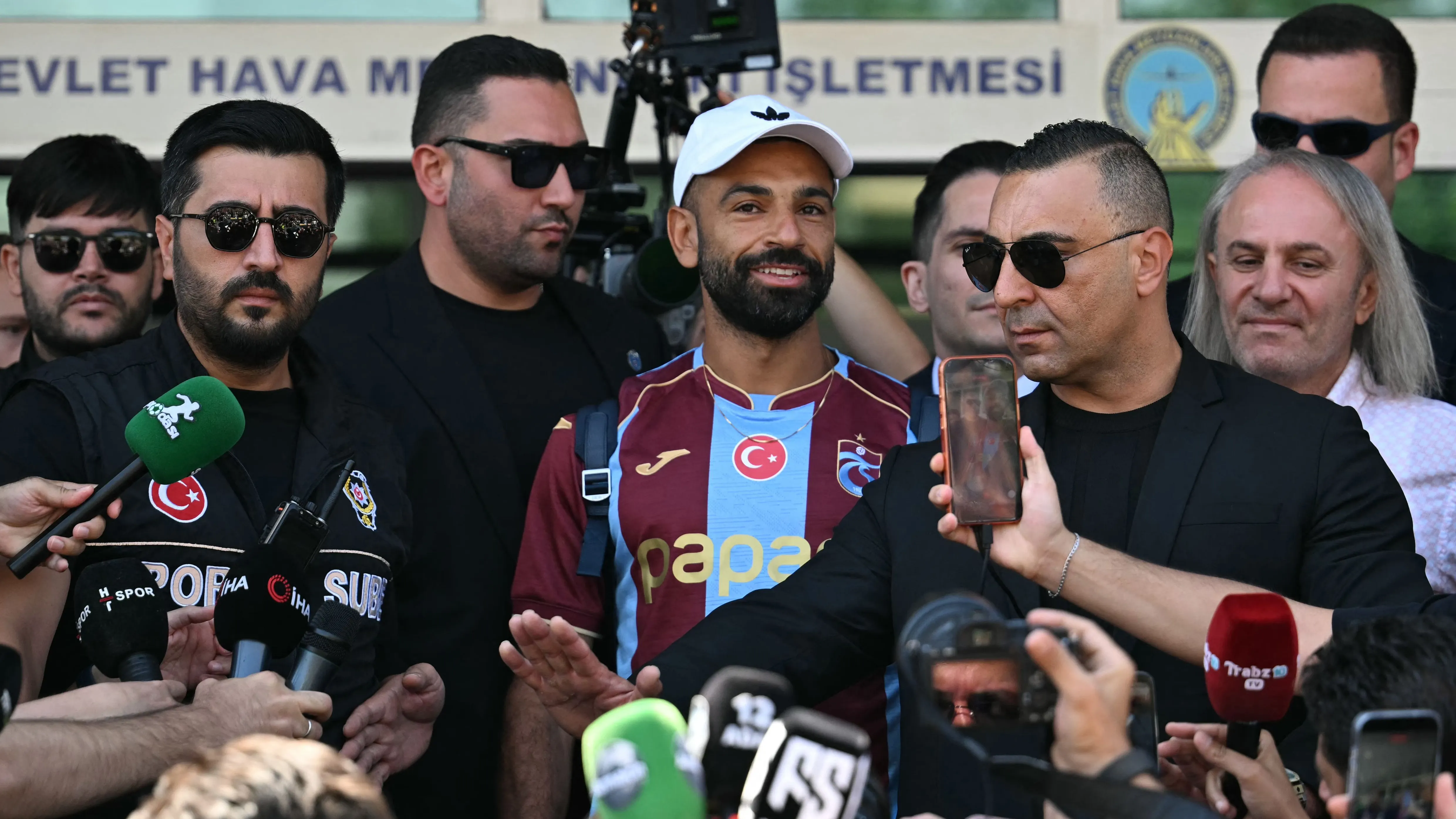 "Yılın bombası": Salah'ın Trabzonspor'a katılmasına teknik ve medyatik açıdan coşkulu karşılama