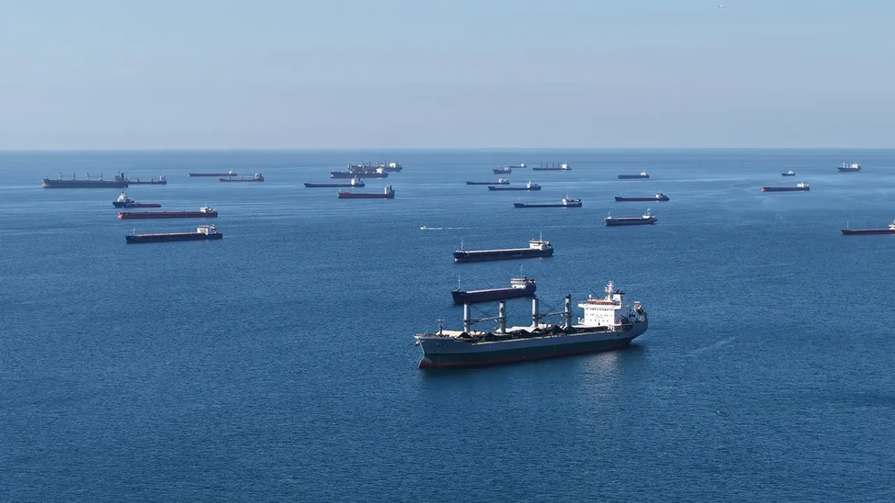 Karadeniz Gerilimi Boğaz Trafiğini Vurdu