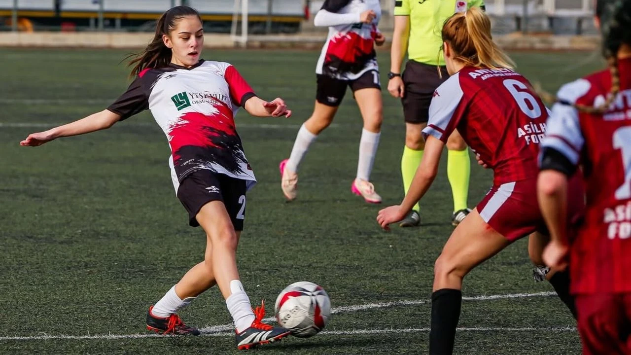 Antalya kadın futbolu gelişim liginde iki takımla temsil edilecek