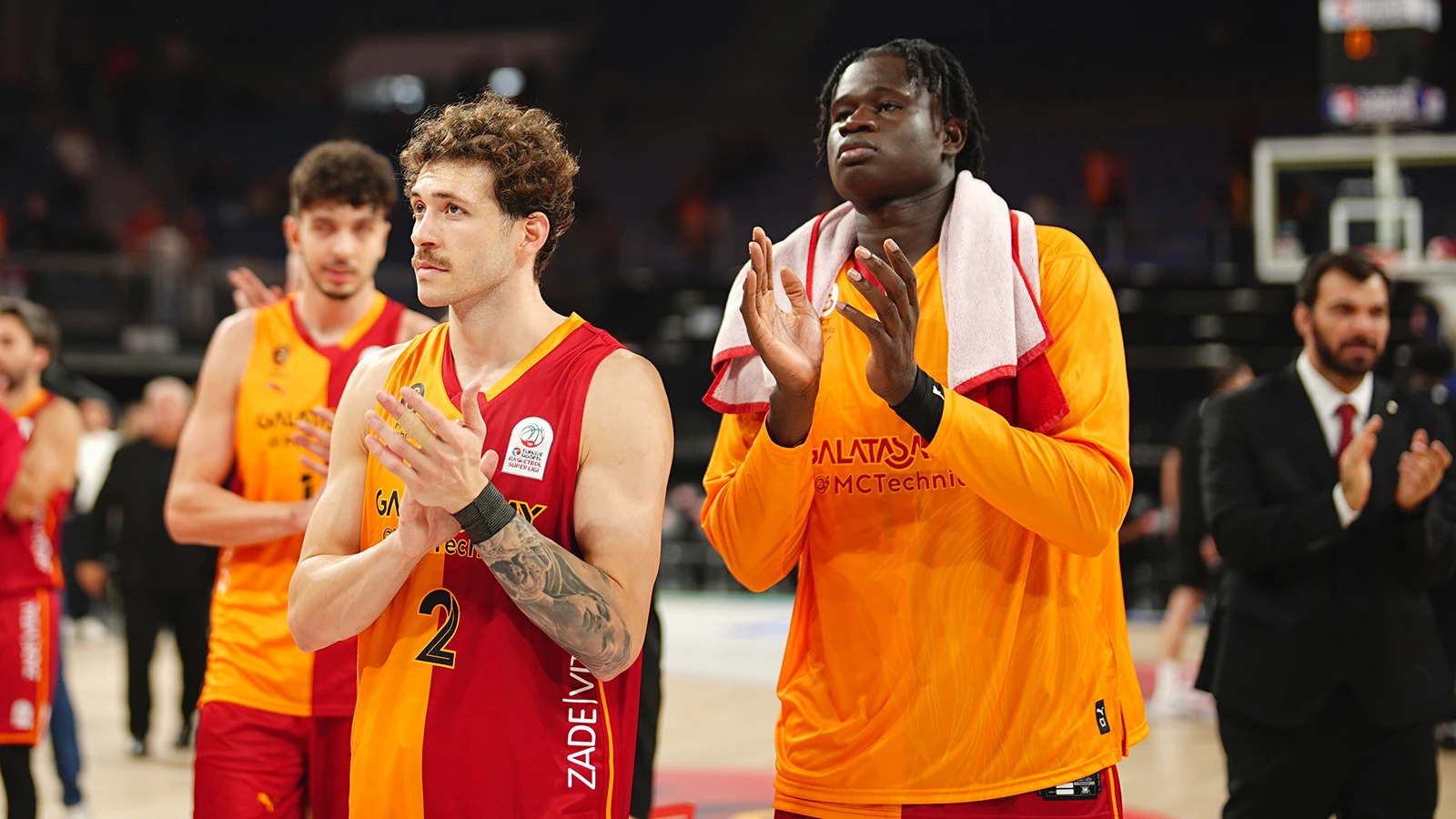 Galatasaray, Çayırova Belediyespor'u yenerek lige galibiyetle başladı
