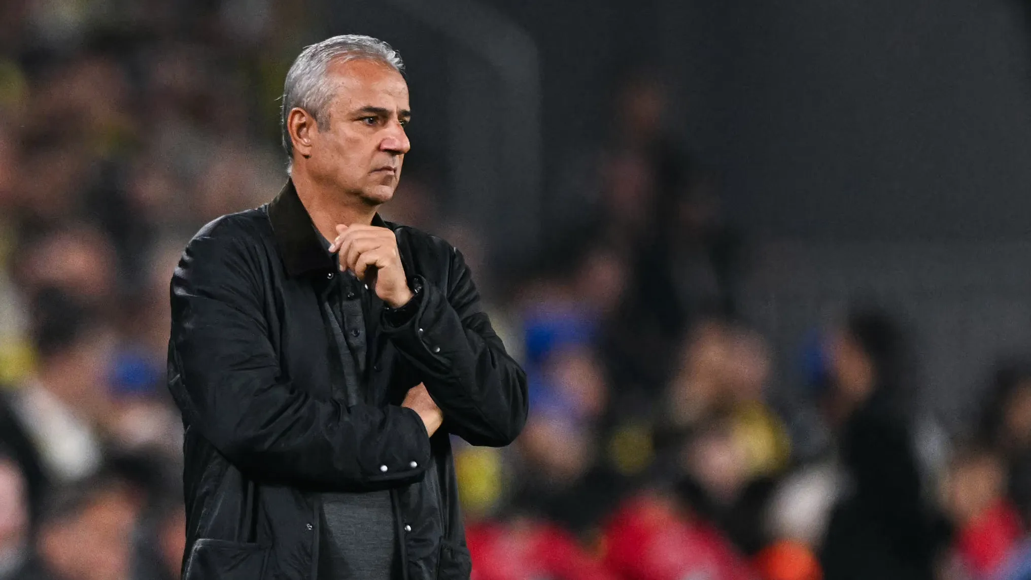 Fenerbahçe, Ismail Kartal'ın görevinden ayrılmasının ardından eski Liverpool forveti Dirk Kuyt'ı geçici teknik direktör olarak atadı
