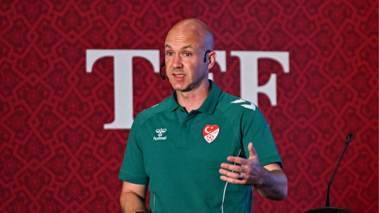 MHK Elit Hakem Direktörü Anthony Taylor Süper Lig Pozisyonlarını Değerlendirdi