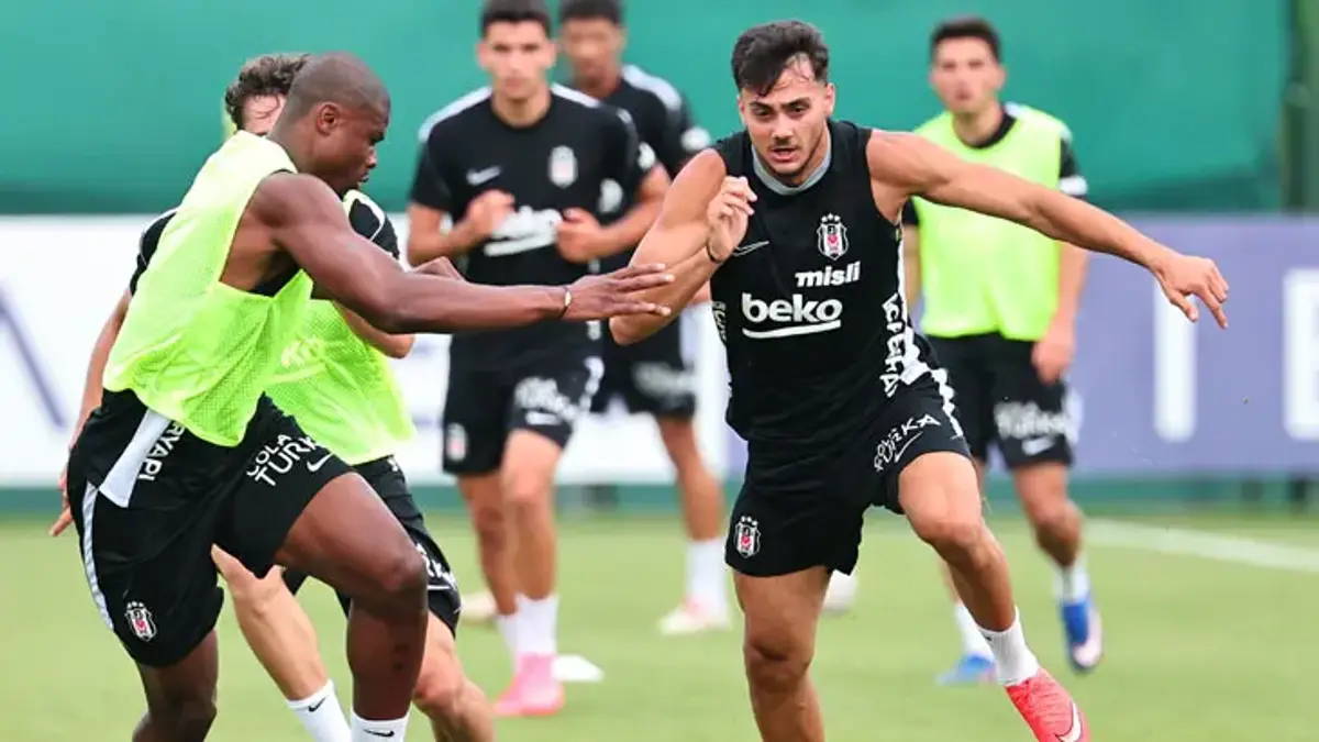 Beşiktaş'ta Mustafa Hekimoğlu Süper Lig ekibine kiralanıyor