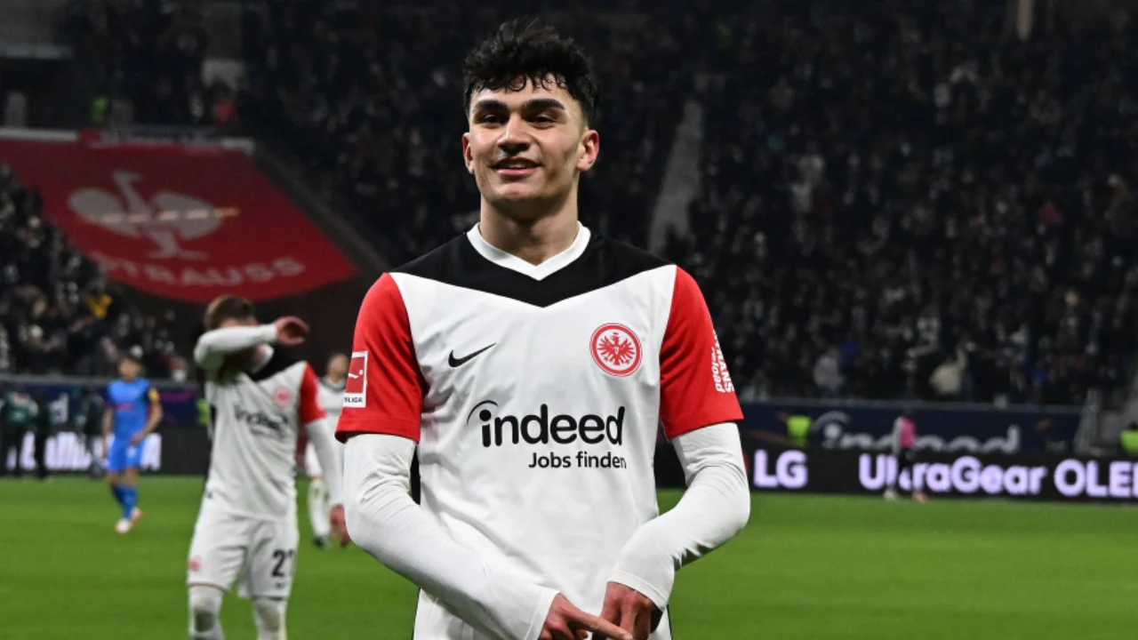 Galatasaray ile adı geçmişti: Frankfurt'tan Can Uzun hakkında net açıklama!