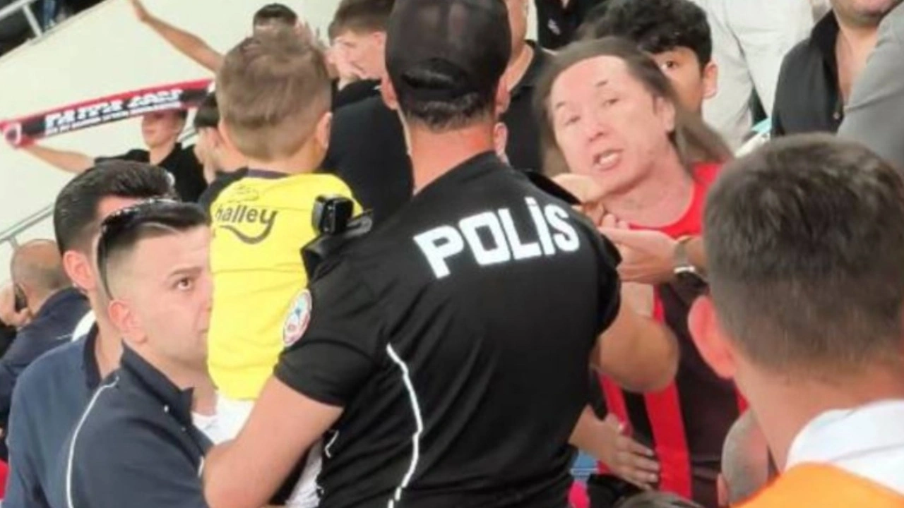 Minik Fenerbahçe taraftarının forması zorla çıkarttırmıştı: 'Çocuğu korumak için yaptım' dedi