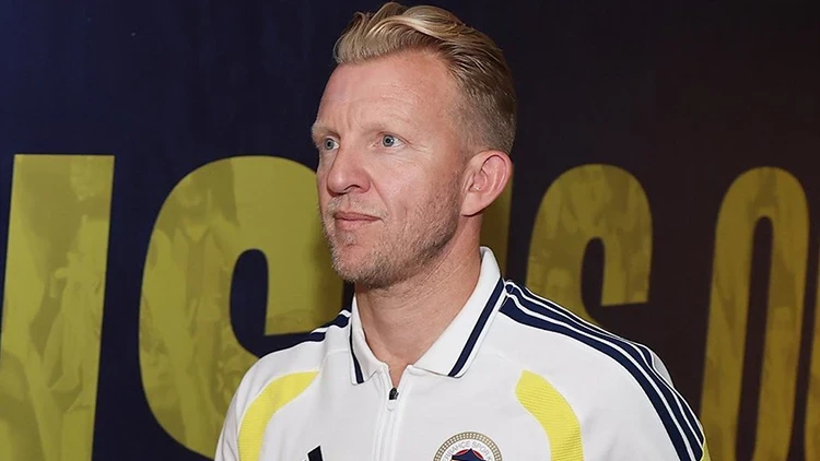 » Fenerbahçe açıkladı: Yeni teknik direktöre kadar Dirk Kuyt