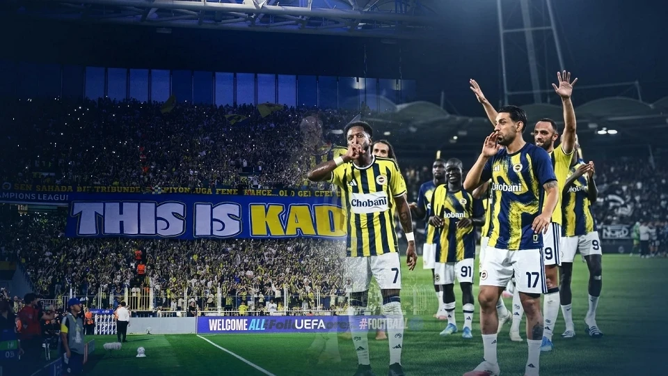 Fenerbahçe - Lyon maçında tribünlerinde büyük coşku: Taraftardan koreografi şov | Futbol Haberleri