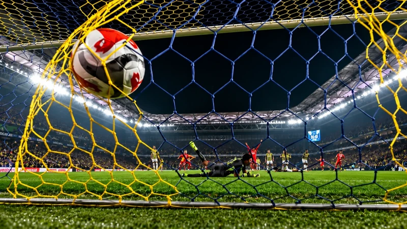 Türk futbolunda 60 yıllık rekor tarihe gömüldü! Üst üste 10. maçında da ağları havalandırdı