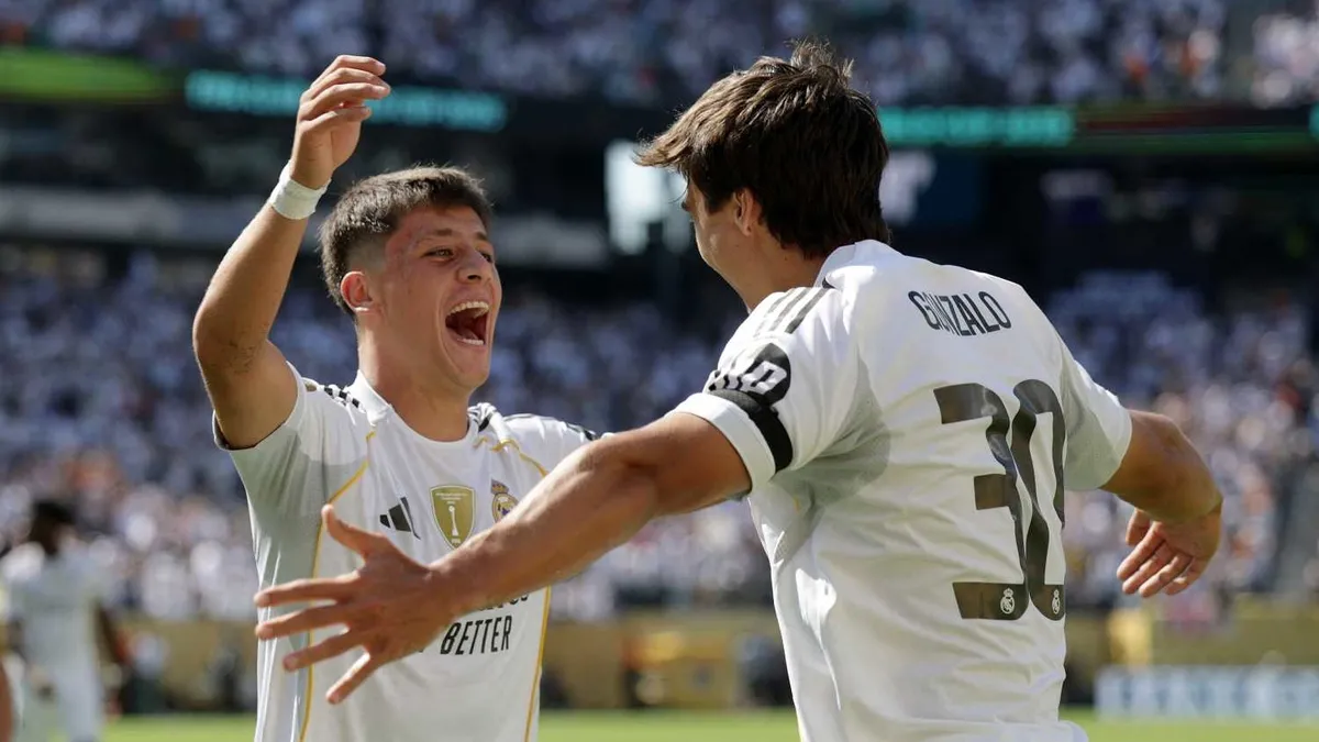 Fenerbahçe'nin istediği yıldız futbolcu için transferde Fulham devreye girdi!