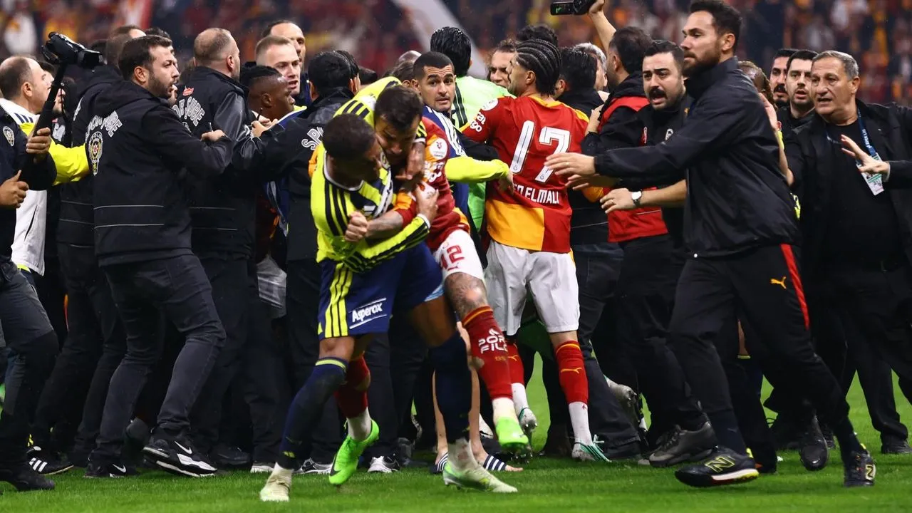 Fenerbahçe'den "Galatasaray" çağrısı: Cezasız kalmamalıdır
