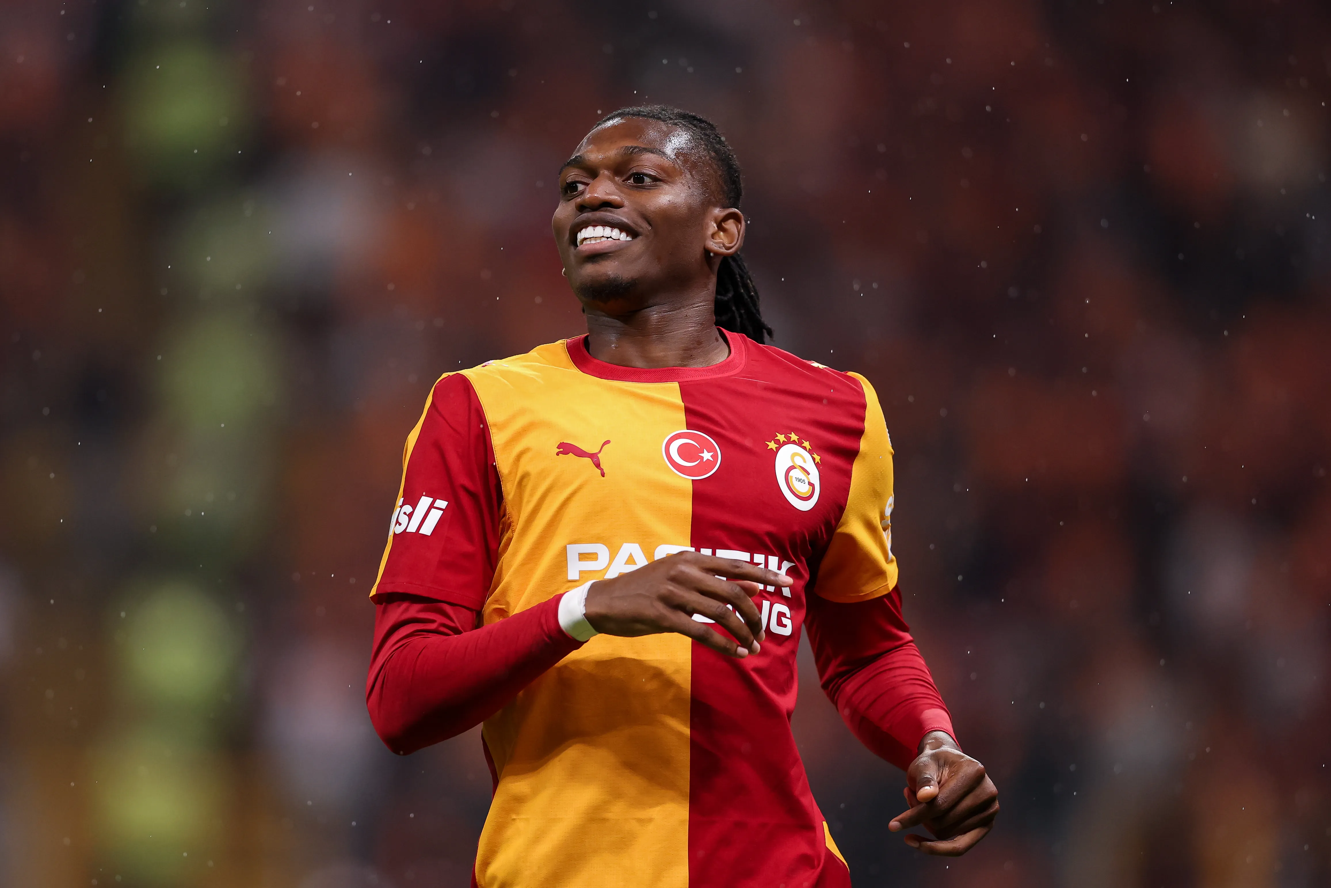 Leao, Galatasaray’da kötü başlangıç: tıpkı Milan’da olduğu gibi şimdiden taraftarın hedefinde