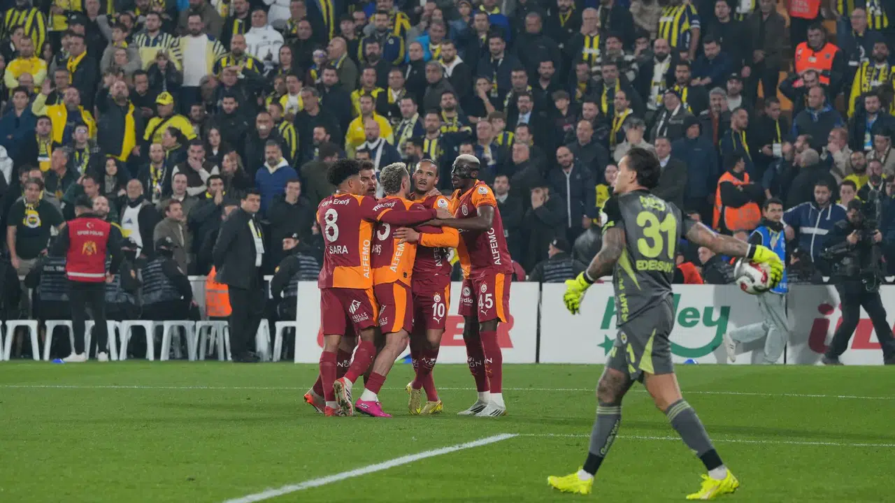 RAMS Park'ta dev randevu: Galatasaray'ın 39 maçlık kalesi Fenerbahçe sınavında