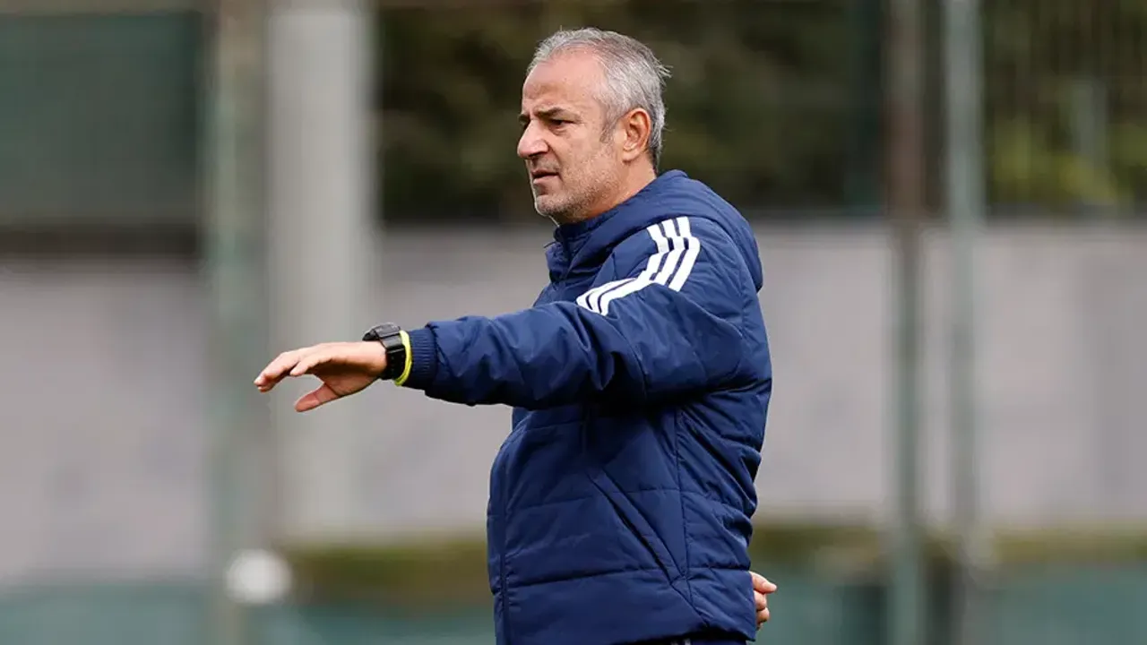 Galatasaray-Fenerbahçe derbisinde Ake'nin yerine kim oynayacak? İsmail Kartal'dan sürpriz karar